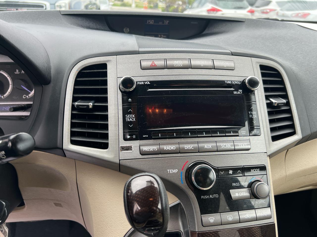 Toyota Venza 4dr Wgn V6 AWD (Natl) 2011