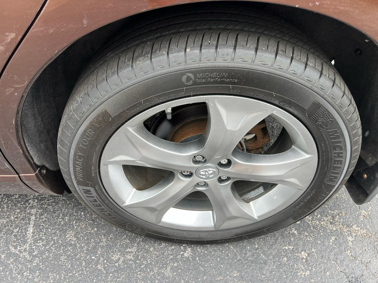 Toyota Venza 4dr Wgn V6 AWD (Natl) 2011
