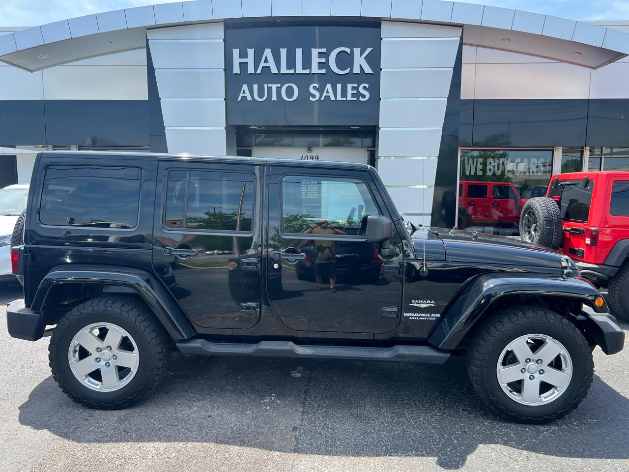 Jeep Wrangler Unlimited 4WD 4dr Sahara 2011