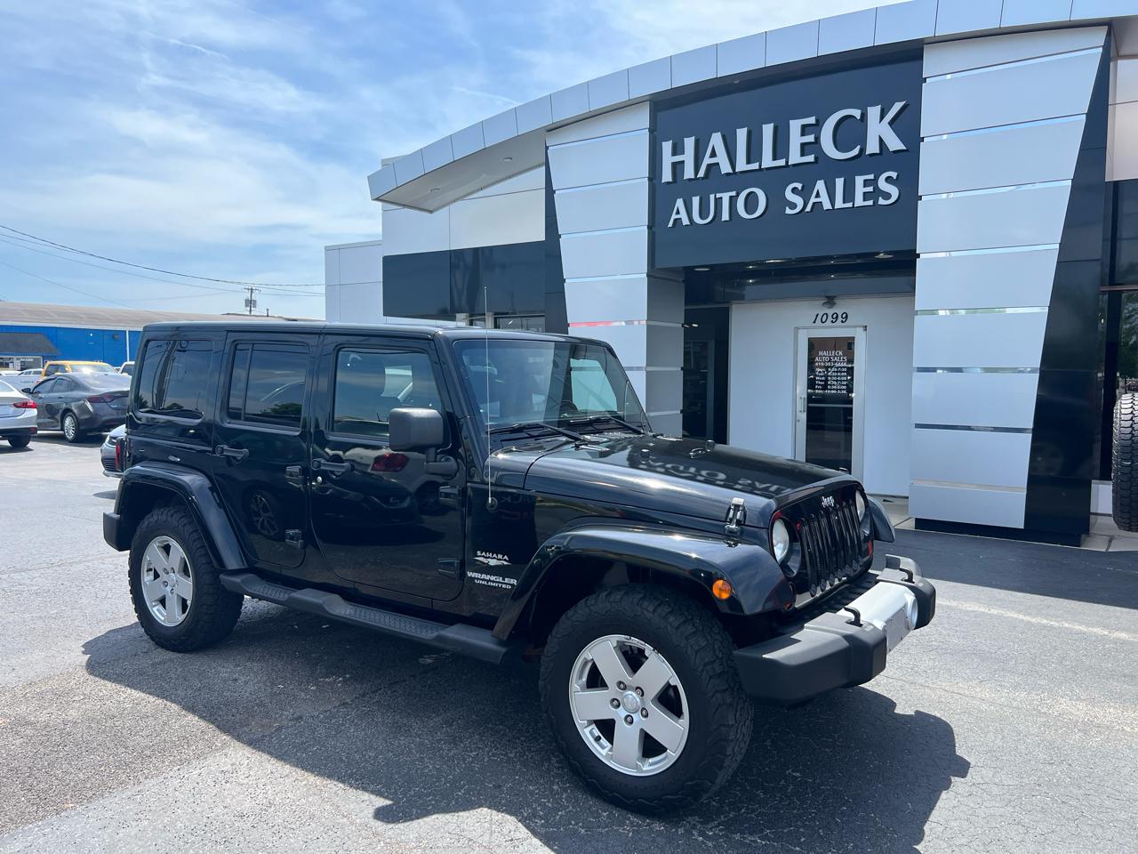 Jeep Wrangler Unlimited 4WD 4dr Sahara 2011