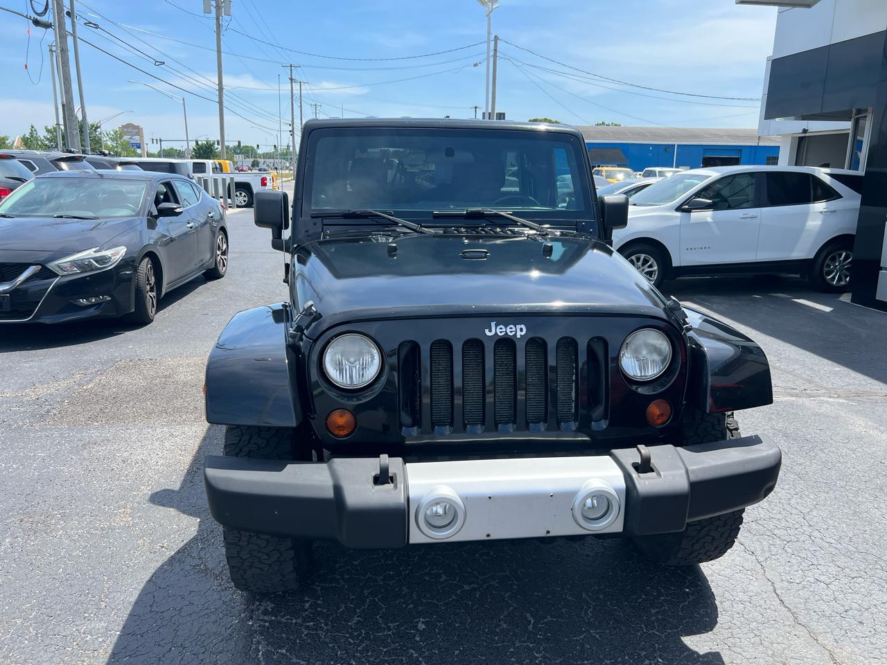 Jeep Wrangler Unlimited 4WD 4dr Sahara 2011