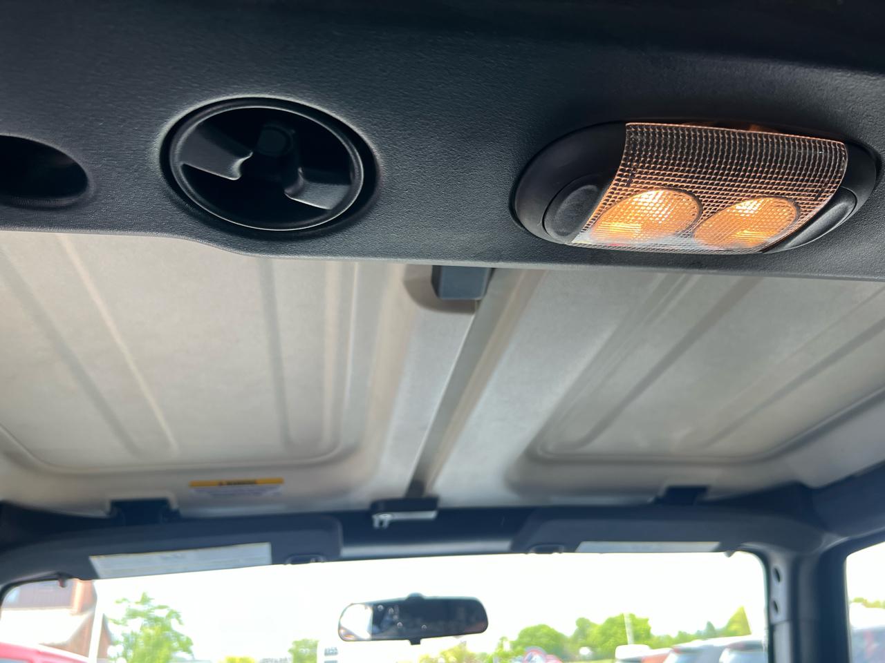 Jeep Wrangler Unlimited 4WD 4dr Sahara 2011
