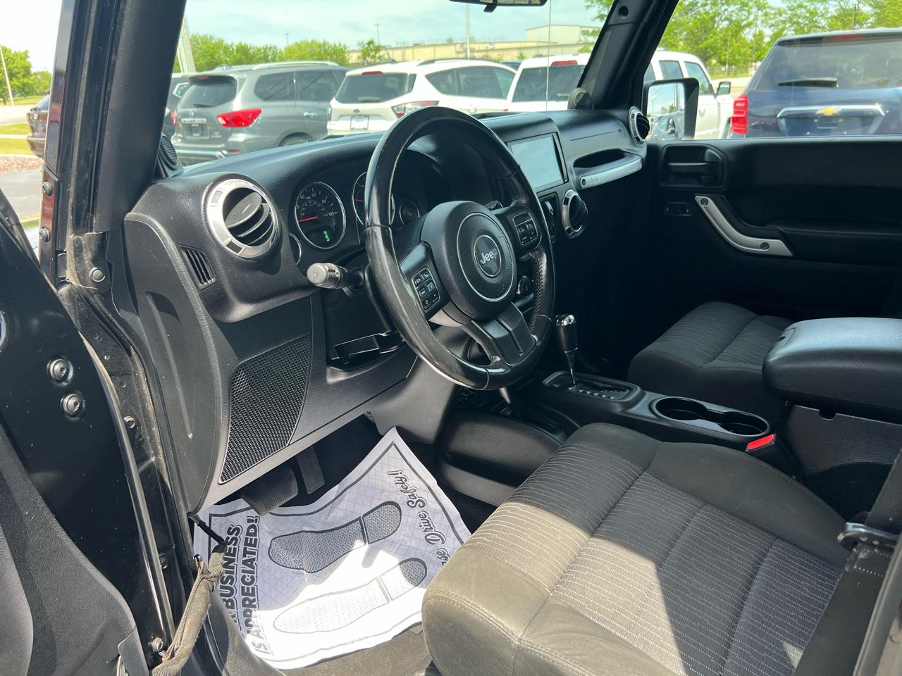 Jeep Wrangler Unlimited 4WD 4dr Sahara 2011