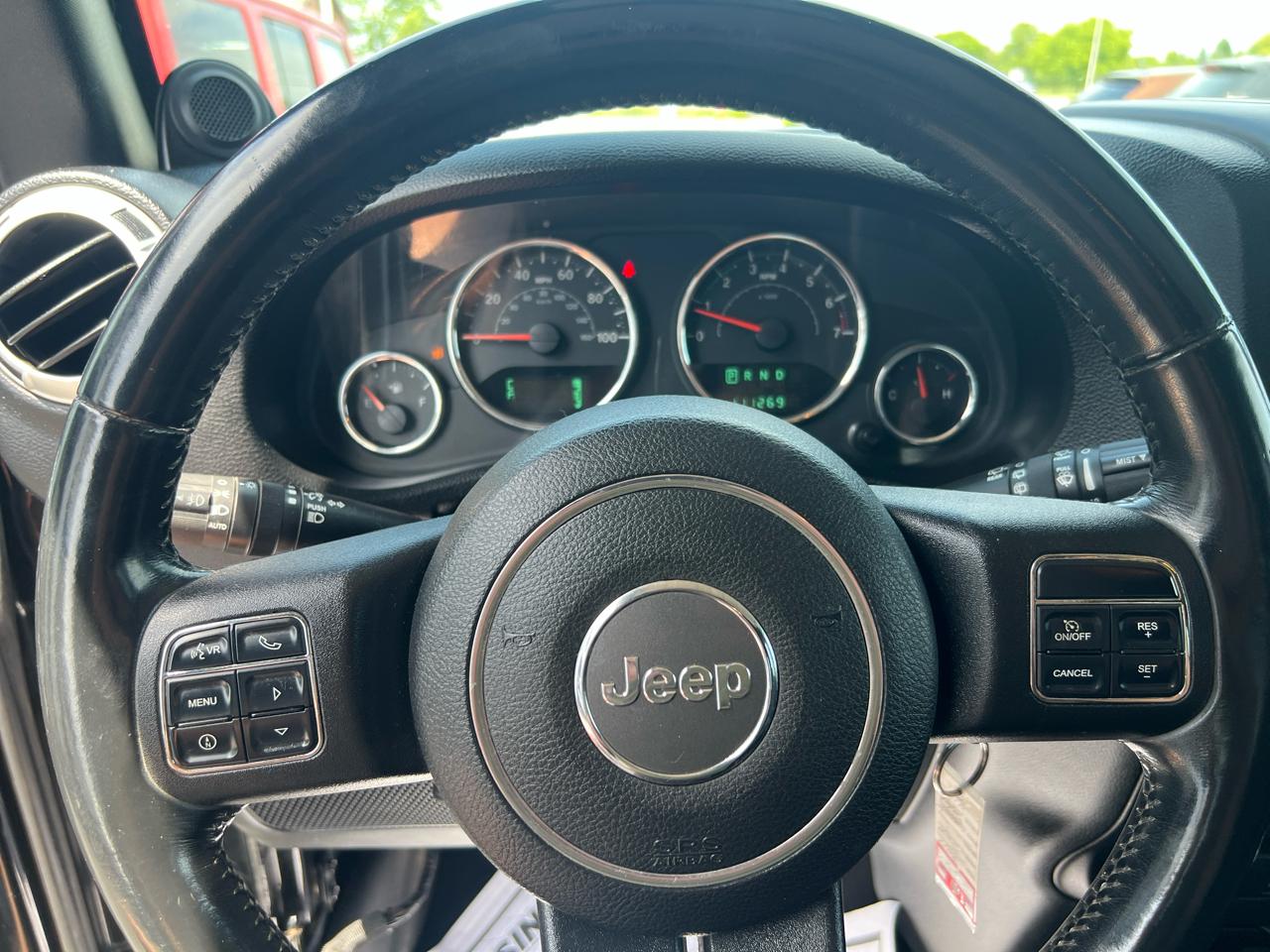 Jeep Wrangler Unlimited 4WD 4dr Sahara 2011