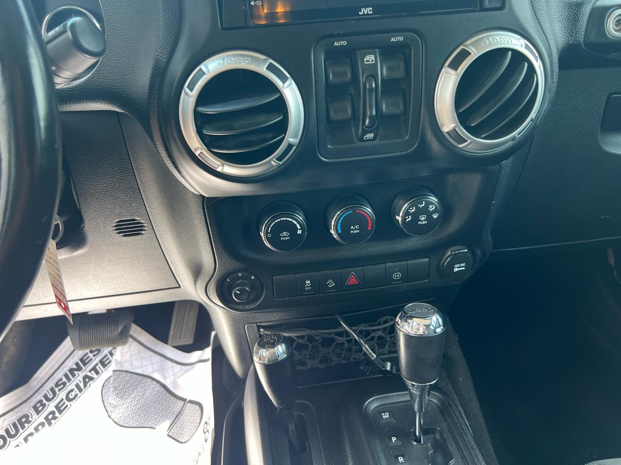 Jeep Wrangler Unlimited 4WD 4dr Sahara 2011