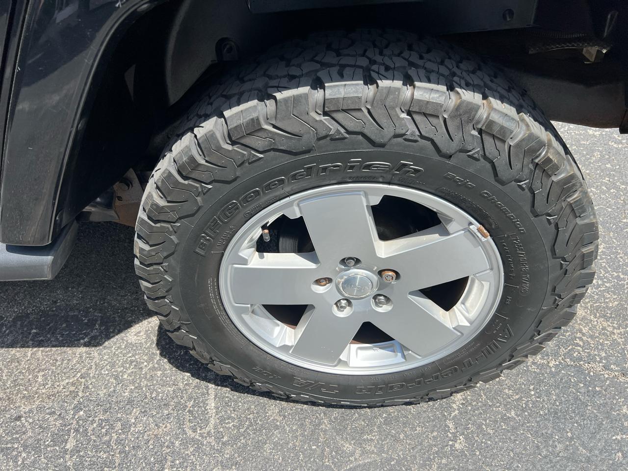 Jeep Wrangler Unlimited 4WD 4dr Sahara 2011