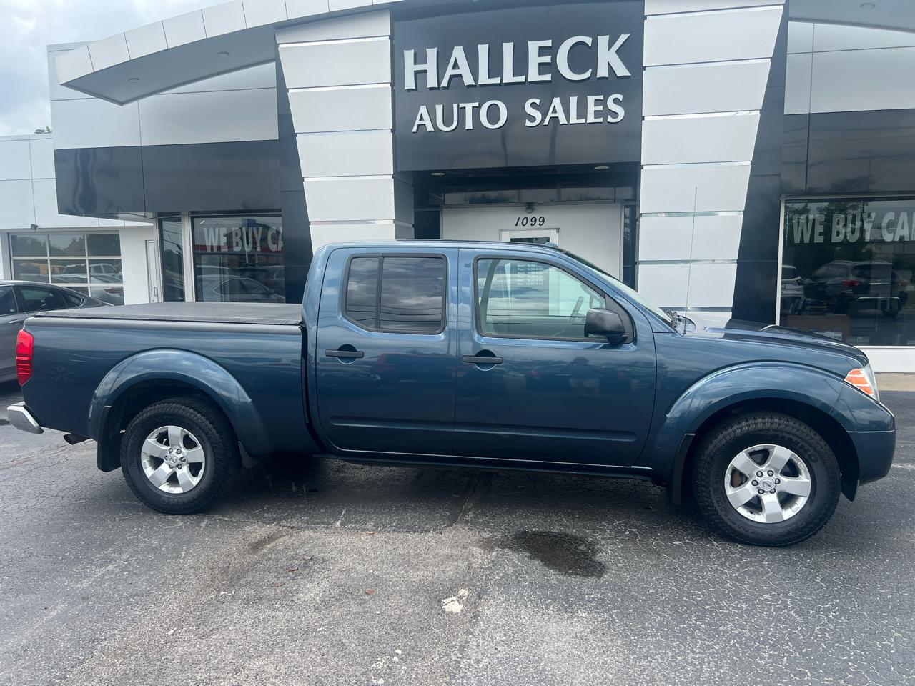 Nissan Frontier 4WD Crew Cab LWB Auto SV 2013