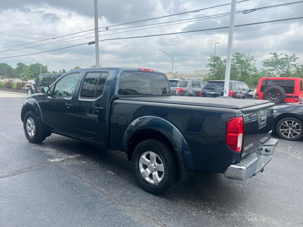 Nissan Frontier 4WD Crew Cab LWB Auto SV 2013