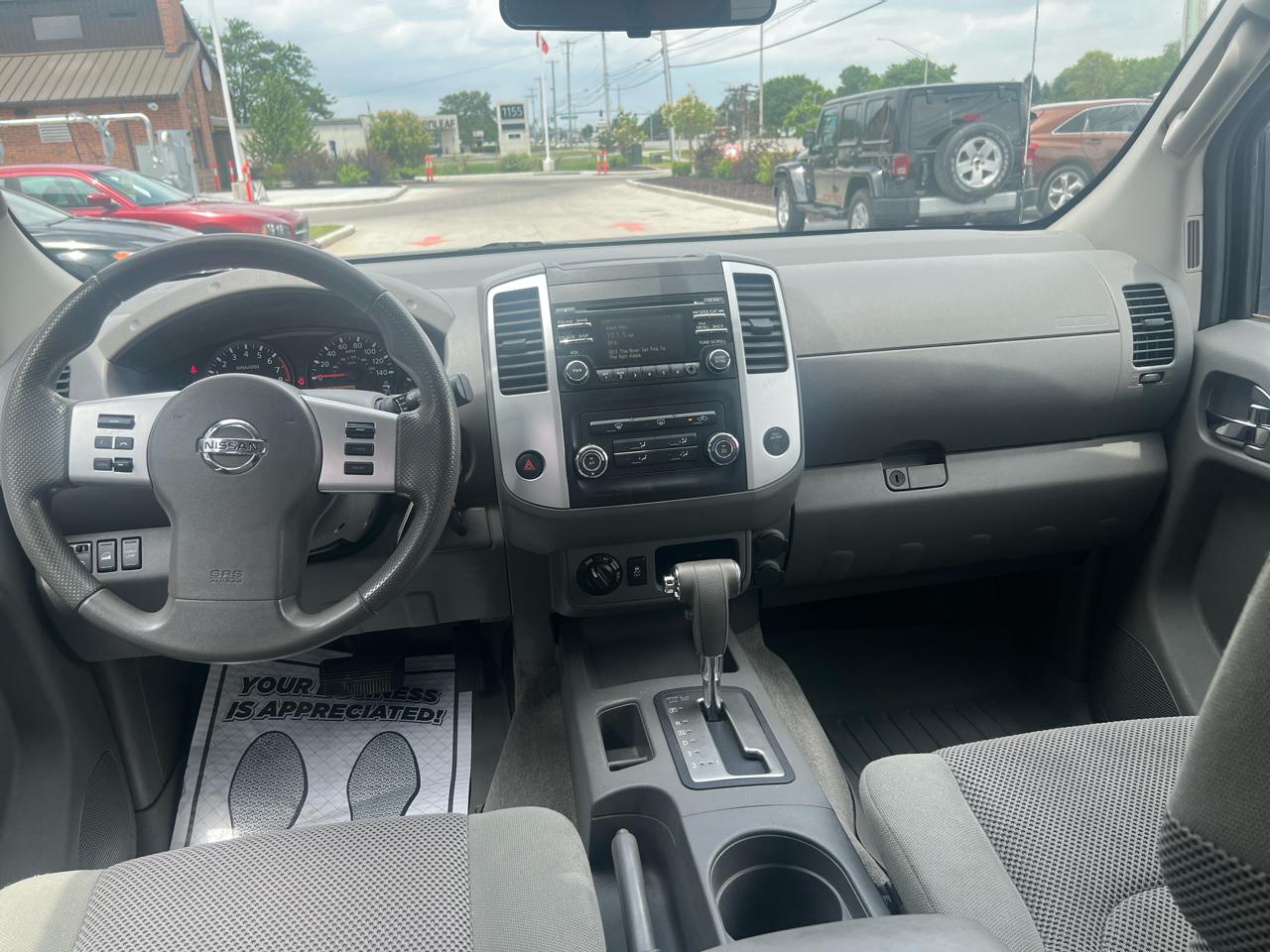 Nissan Frontier 4WD Crew Cab LWB Auto SV 2013