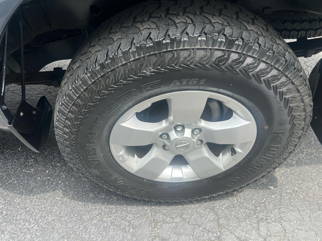 Nissan Frontier 4WD Crew Cab LWB Auto SV 2013
