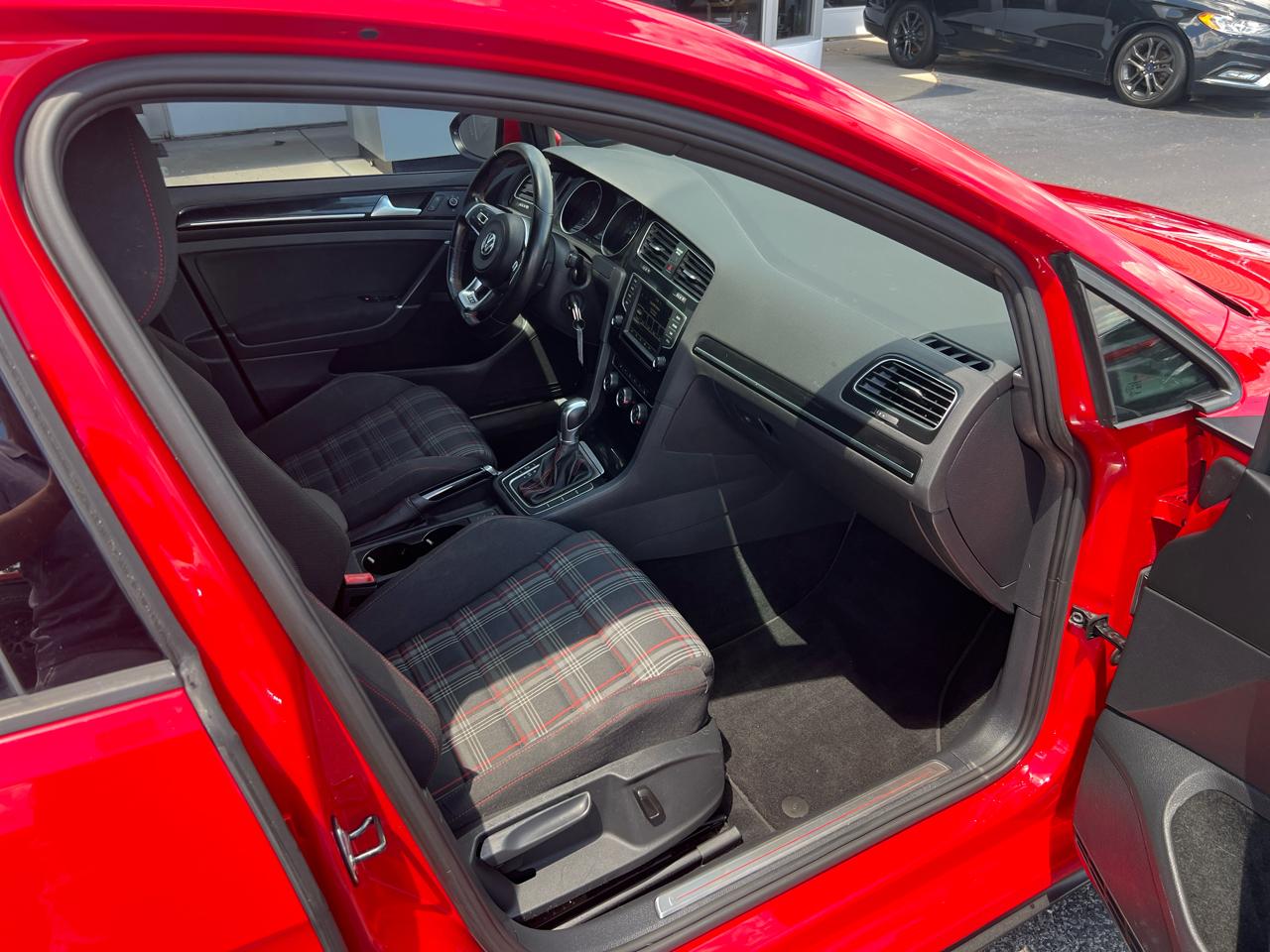 Volkswagen Golf GTI 4dr HB DSG Autobahn 2016