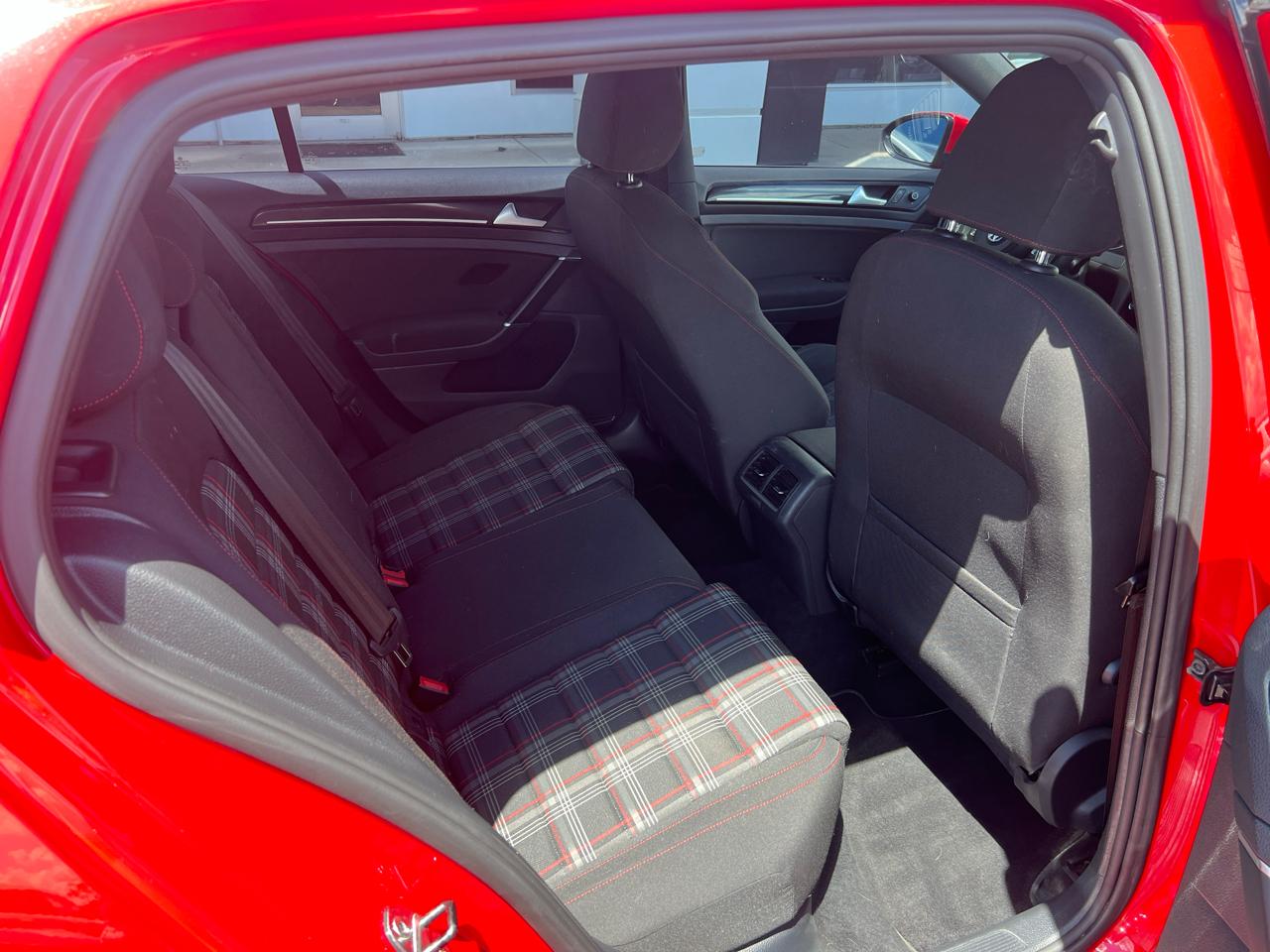 Volkswagen Golf GTI 4dr HB DSG Autobahn 2016