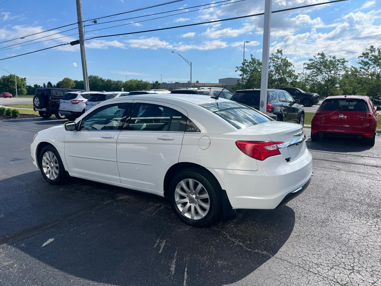 Chrysler 200 4dr Sdn Touring 2012