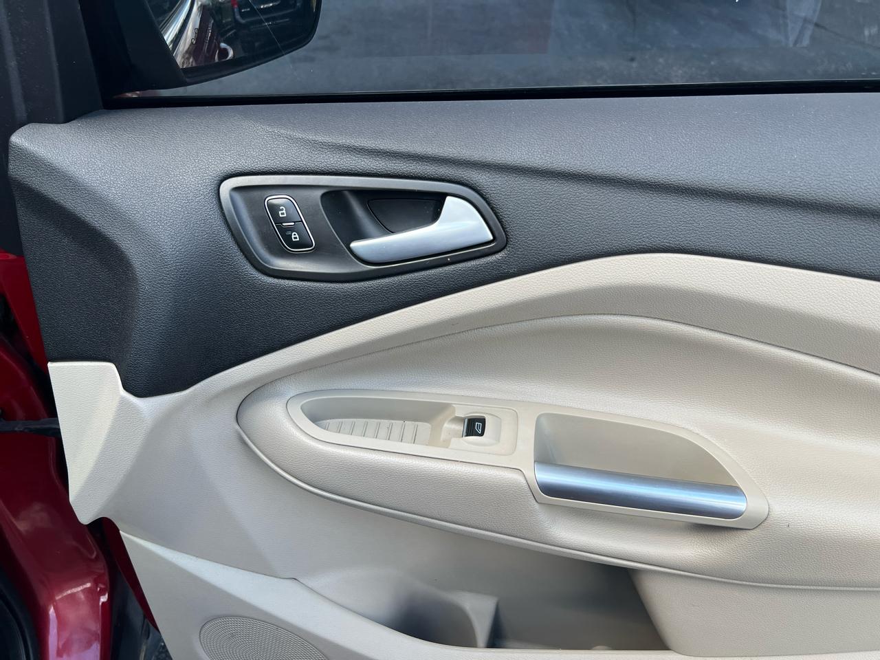 Ford Escape SE FWD 2019