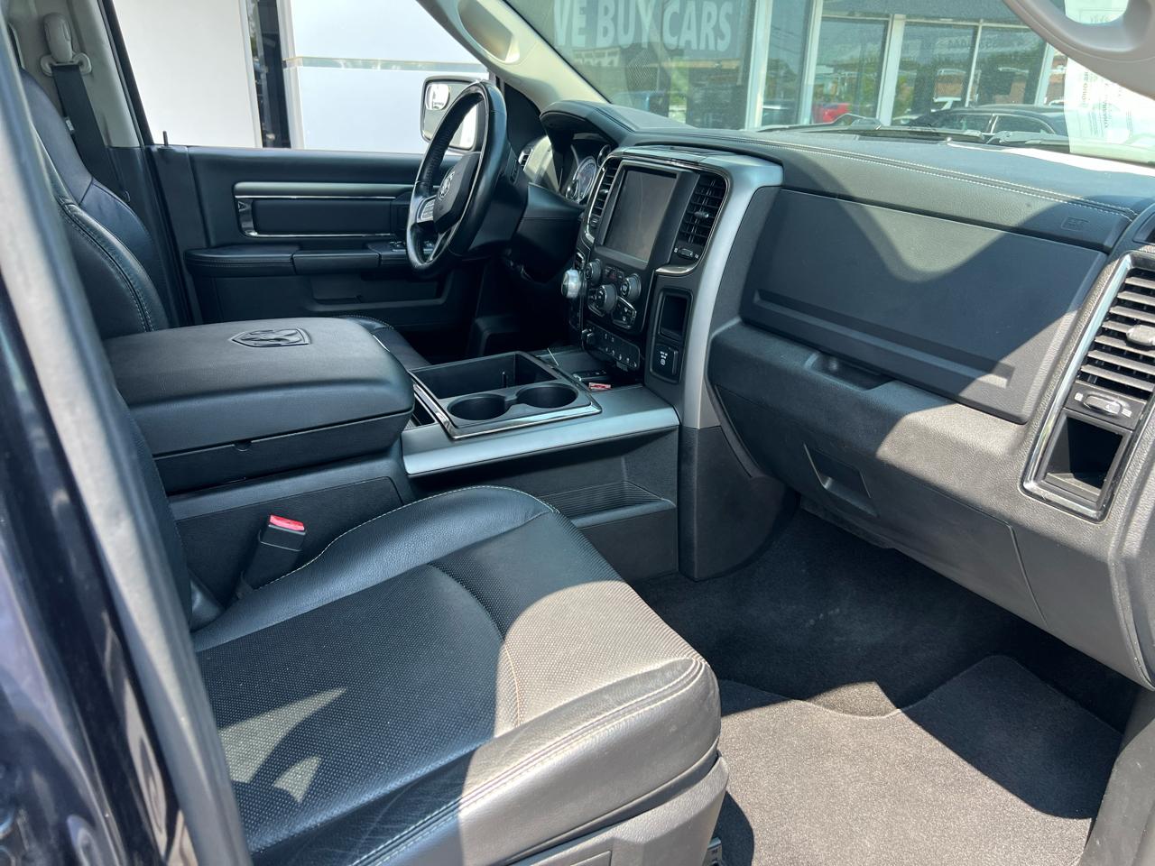 RAM 1500 4WD Crew Cab 140.5" Sport 2015