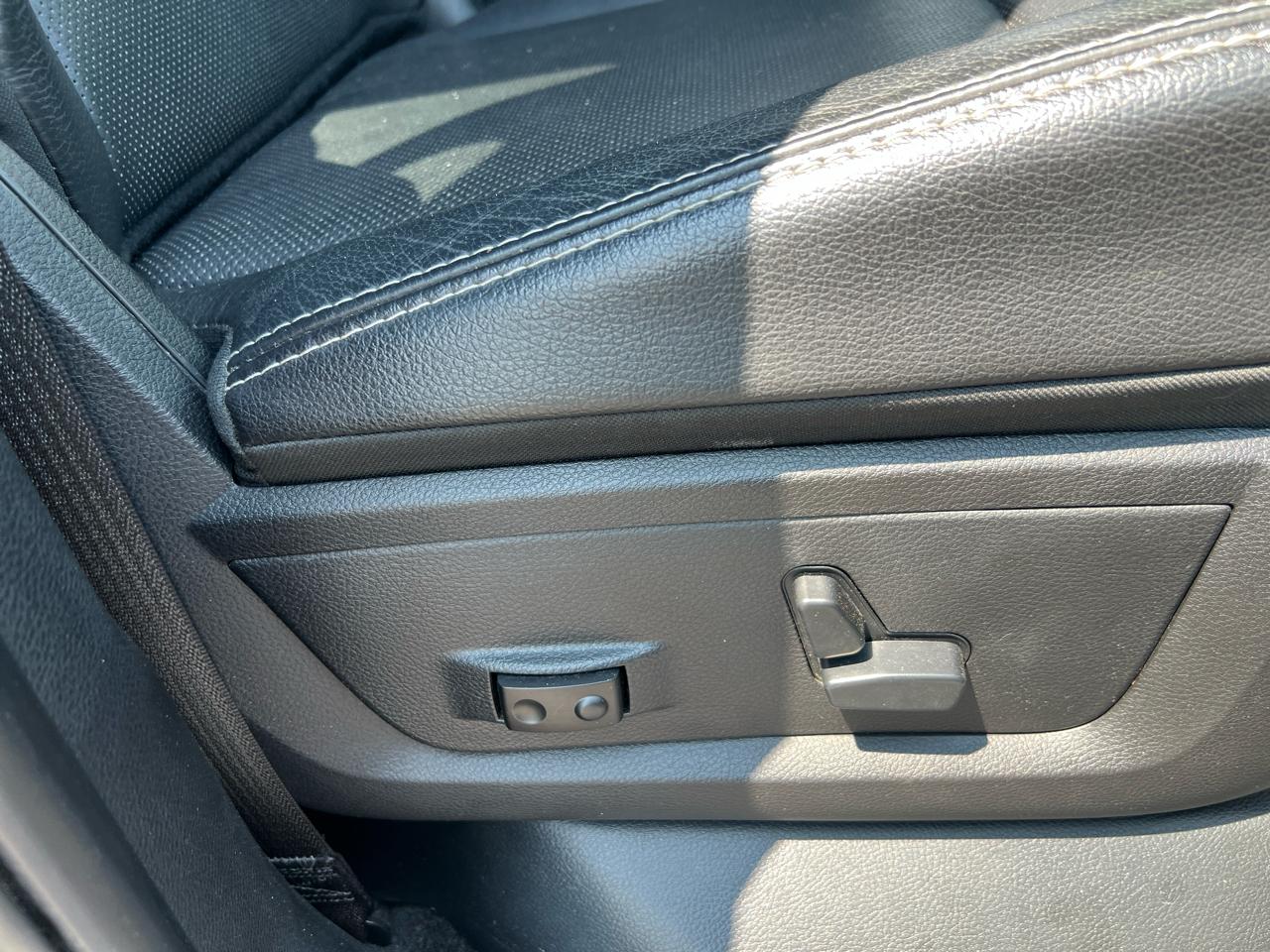 RAM 1500 4WD Crew Cab 140.5" Sport 2015