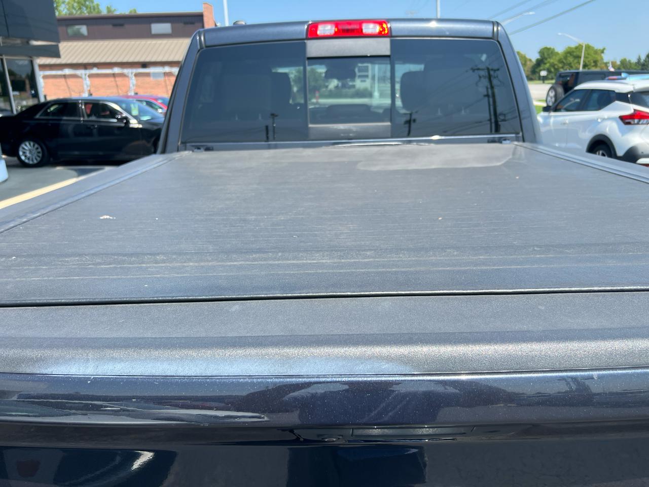 RAM 1500 4WD Crew Cab 140.5" Sport 2015