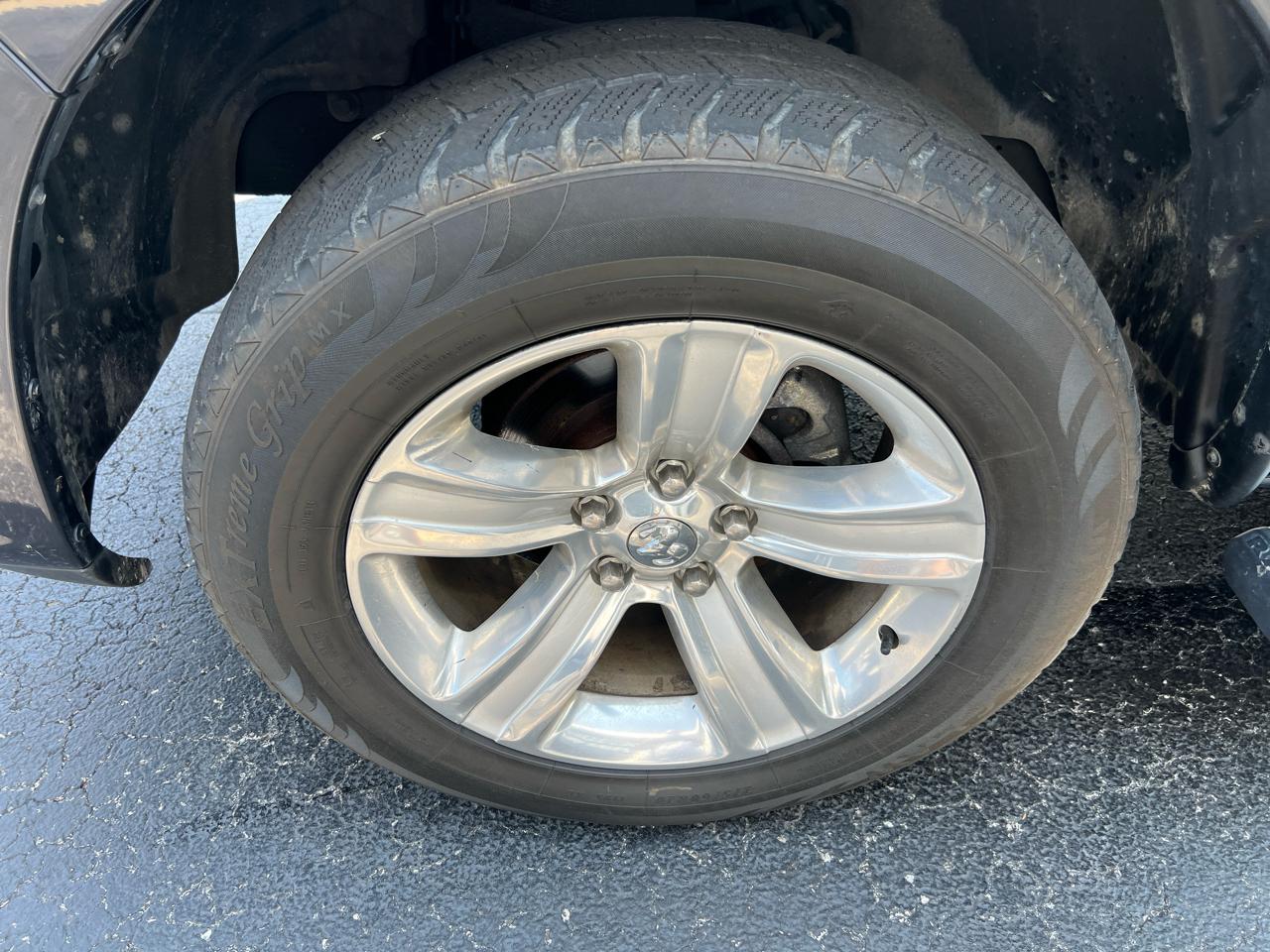RAM 1500 4WD Crew Cab 140.5" Sport 2015