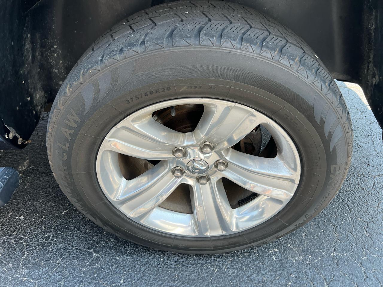 RAM 1500 4WD Crew Cab 140.5" Sport 2015