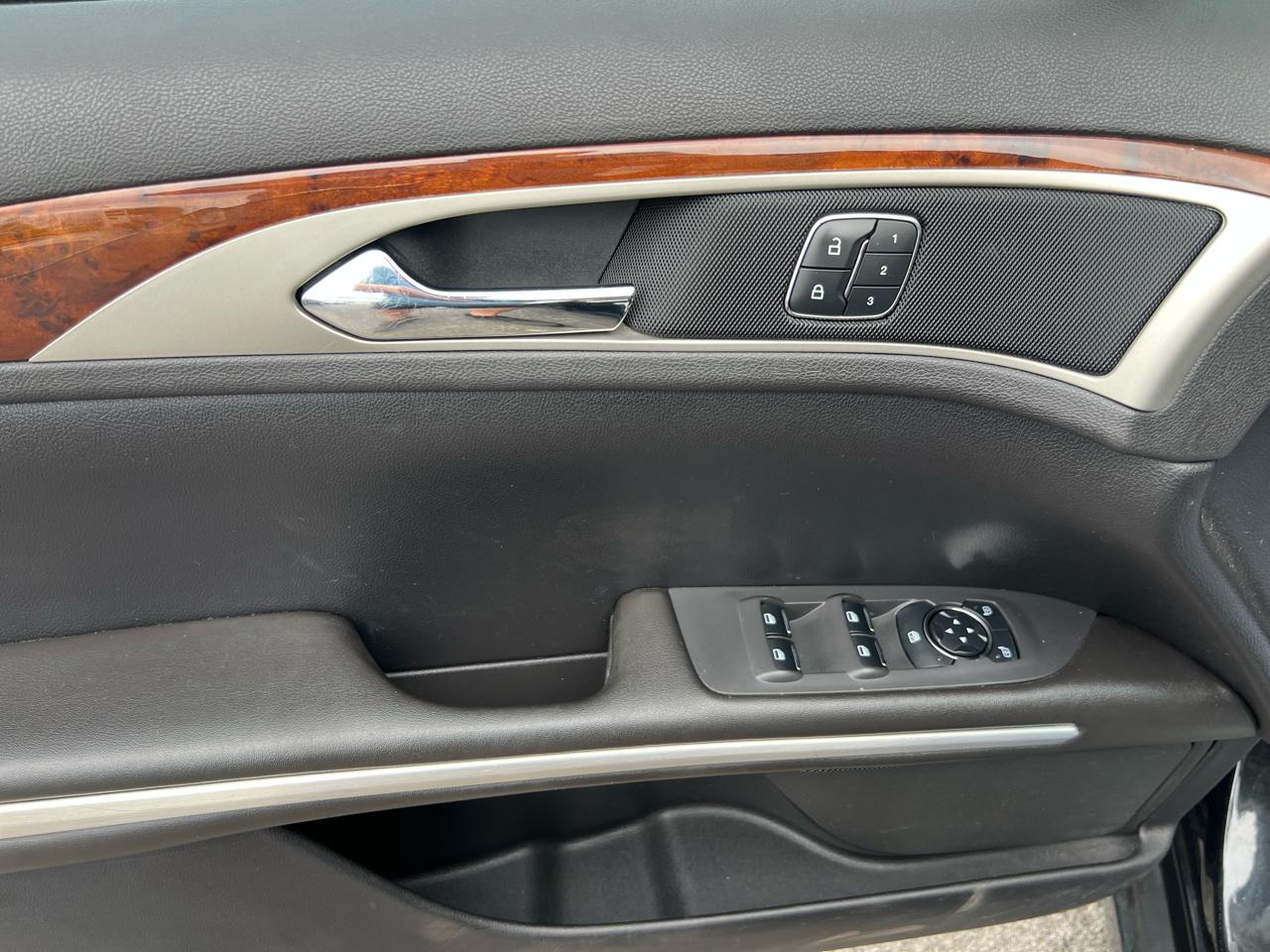 Lincoln MKZ 4dr Sdn FWD 2013
