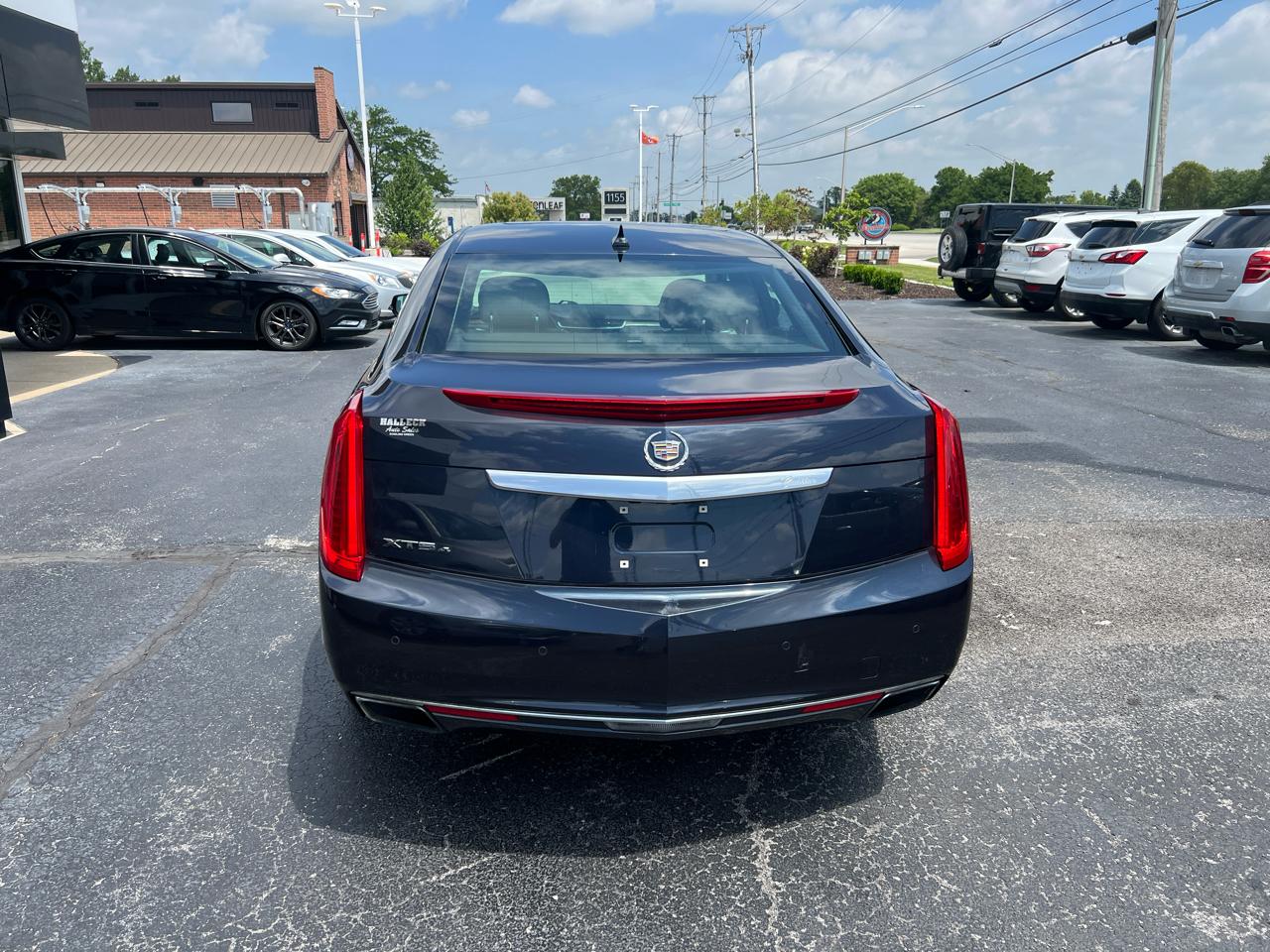 Cadillac XTS 4dr Sdn Premium AWD 2013