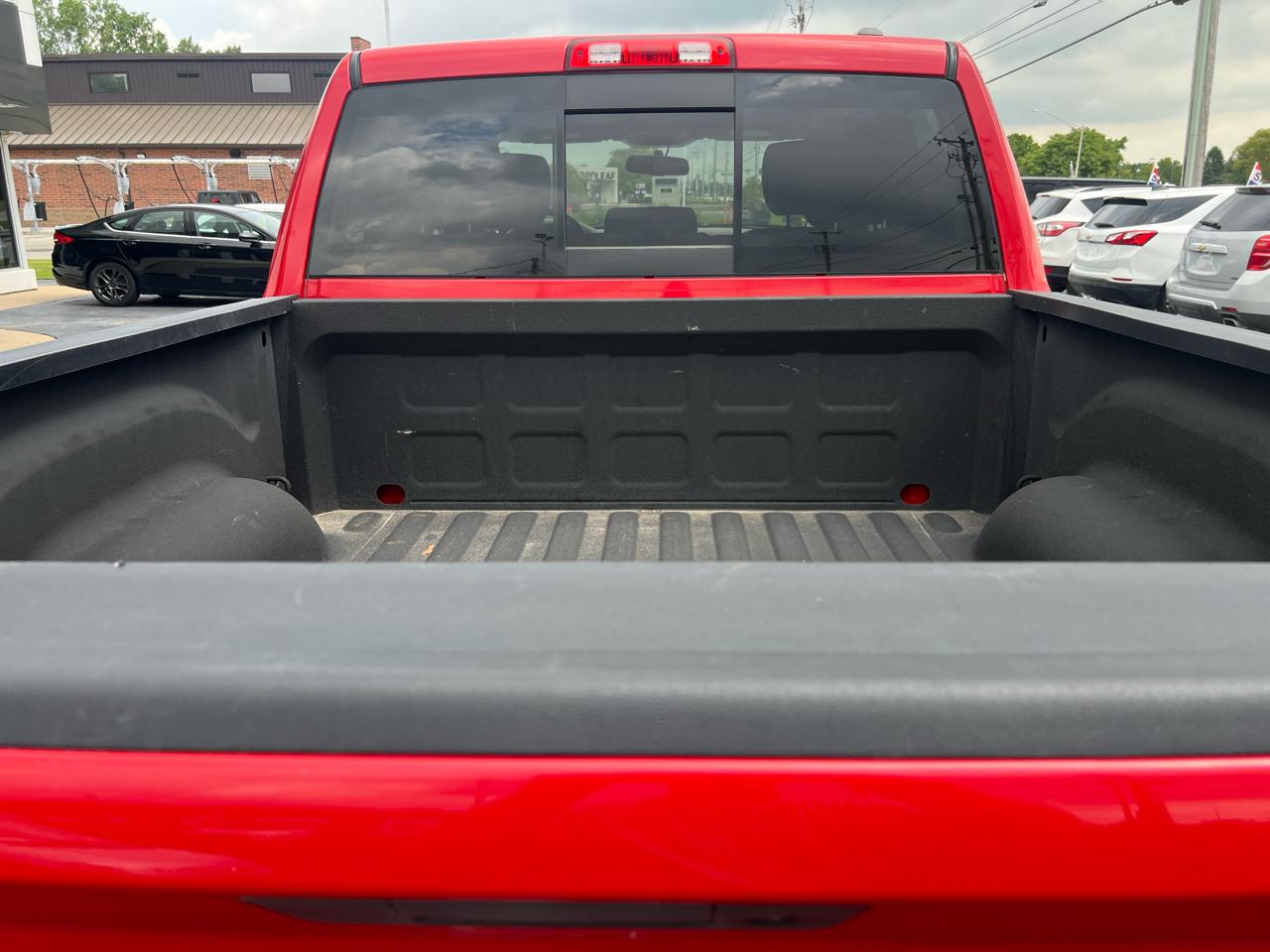 RAM 1500 4WD Crew Cab 140.5" Big Horn 2011