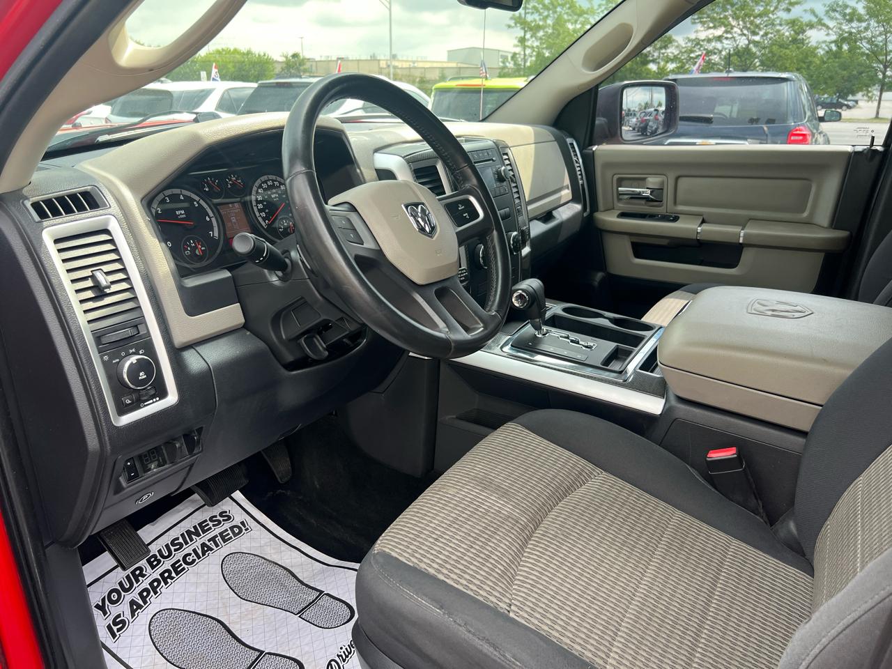RAM 1500 4WD Crew Cab 140.5" Big Horn 2011