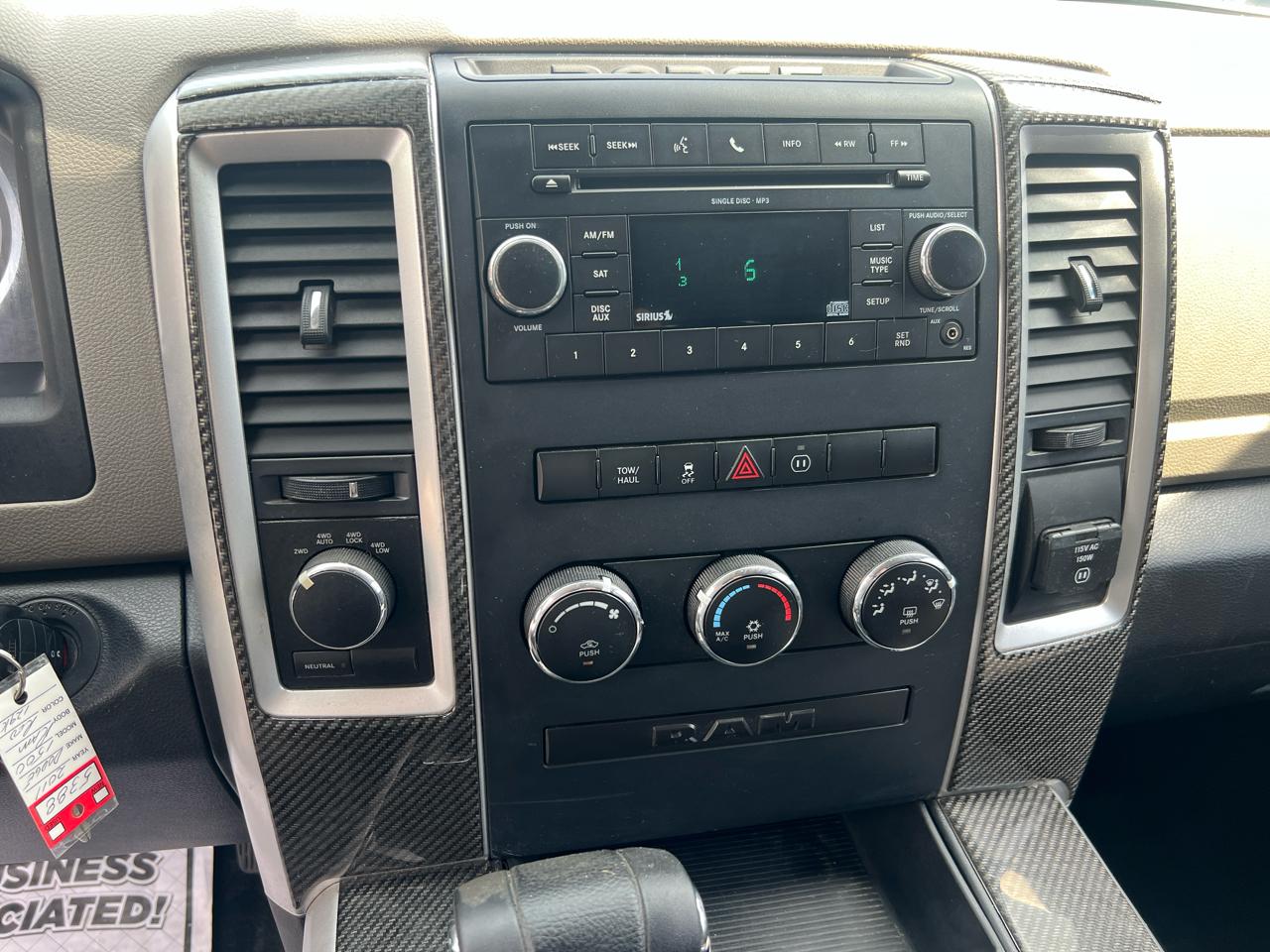 RAM 1500 4WD Crew Cab 140.5" Big Horn 2011