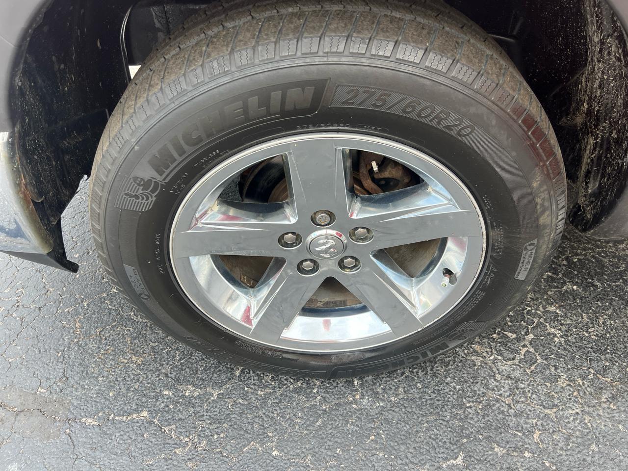 RAM 1500 4WD Crew Cab 140.5" Big Horn 2011
