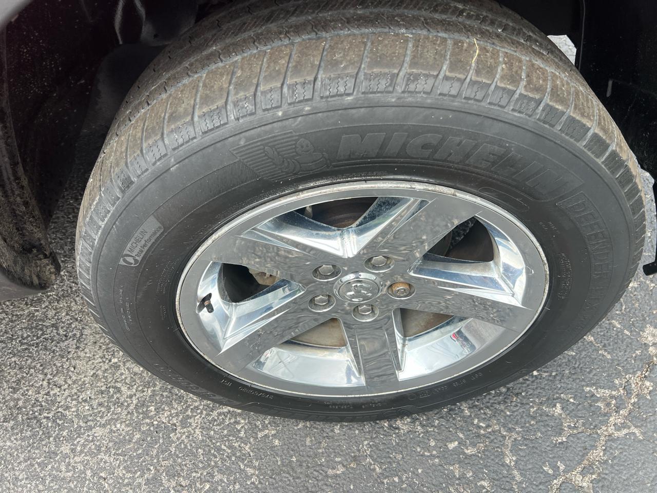 RAM 1500 4WD Crew Cab 140.5" Big Horn 2011