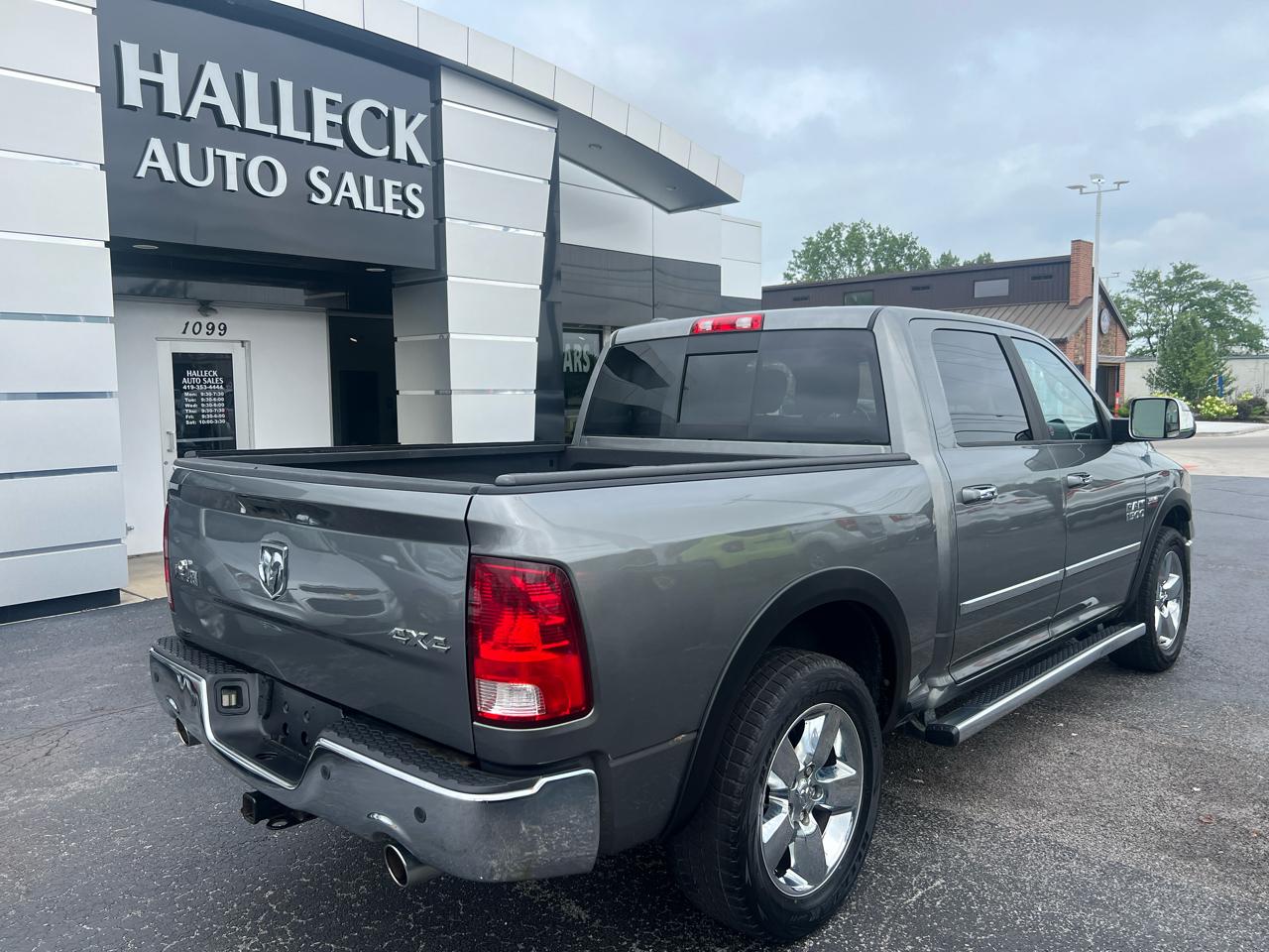 RAM 1500 4WD Crew Cab 140.5" Big Horn 2013