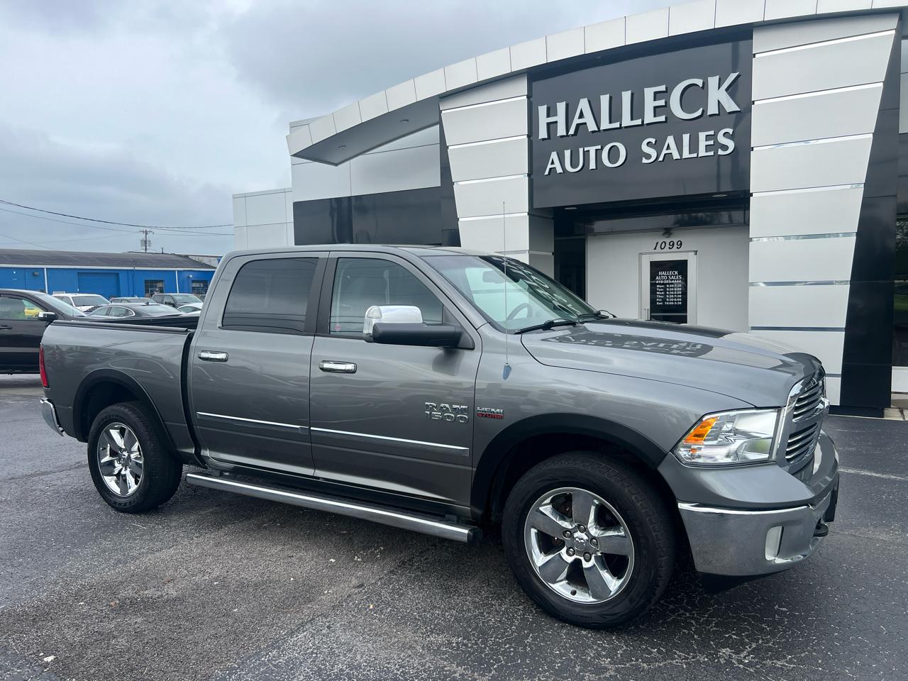 RAM 1500 4WD Crew Cab 140.5" Big Horn 2013