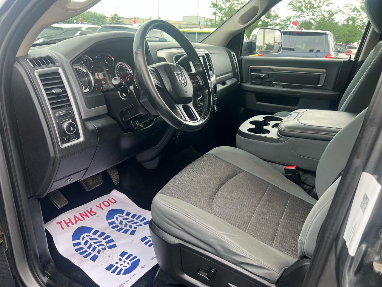 RAM 1500 4WD Crew Cab 140.5" Big Horn 2013