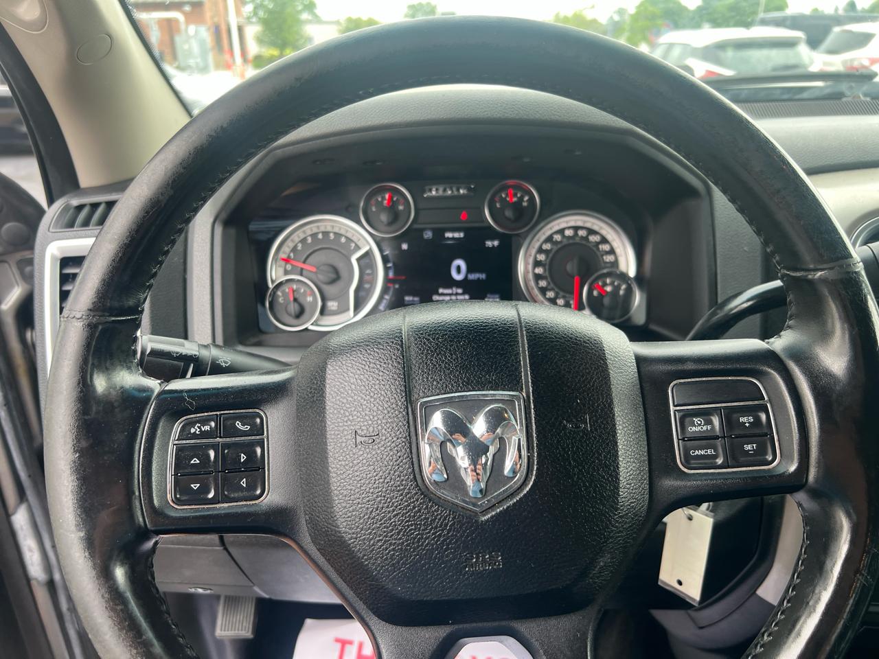 RAM 1500 4WD Crew Cab 140.5" Big Horn 2013