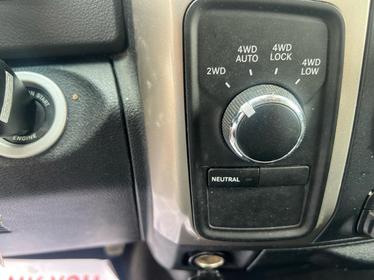 RAM 1500 4WD Crew Cab 140.5" Big Horn 2013