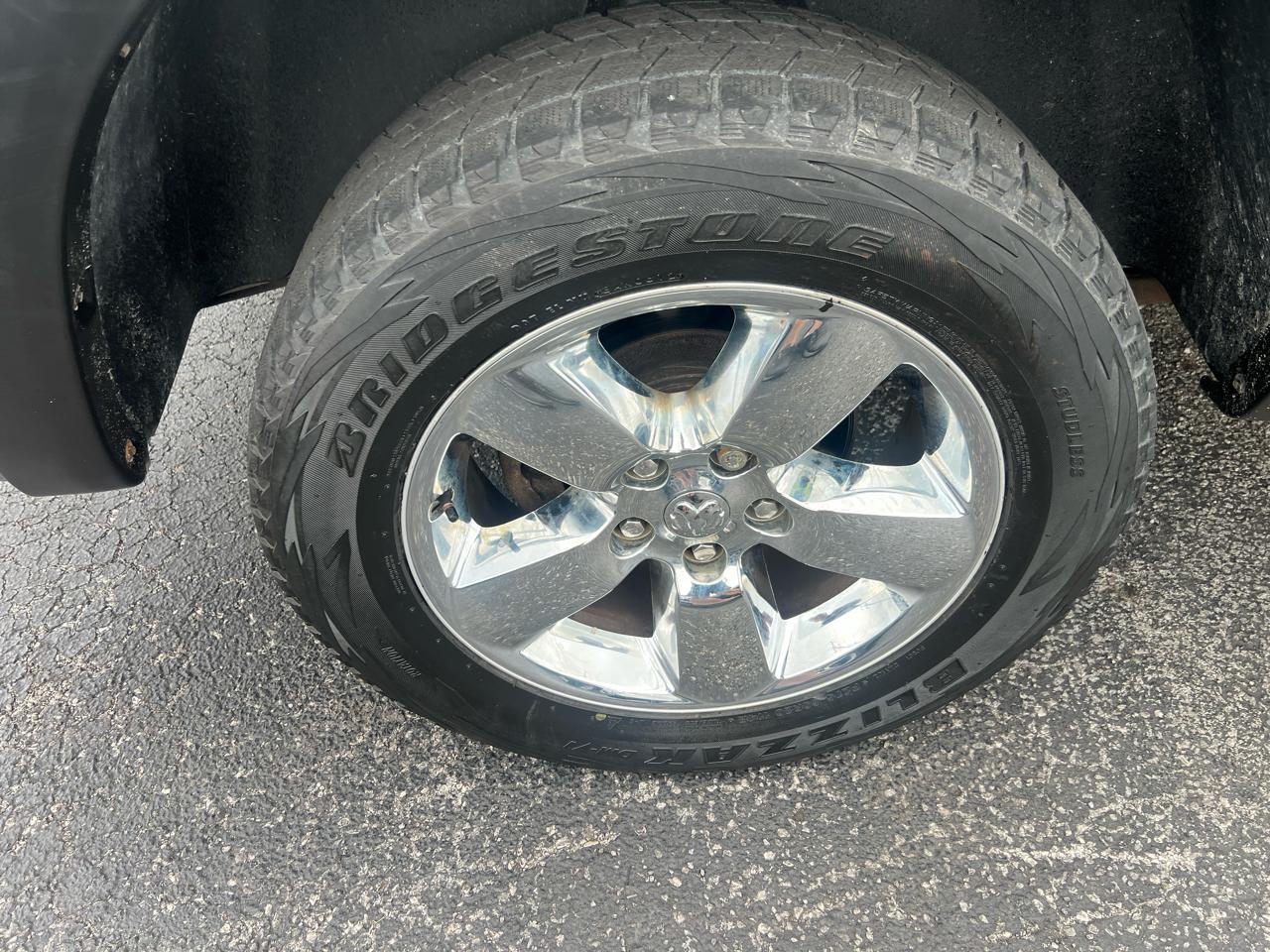 RAM 1500 4WD Crew Cab 140.5" Big Horn 2013
