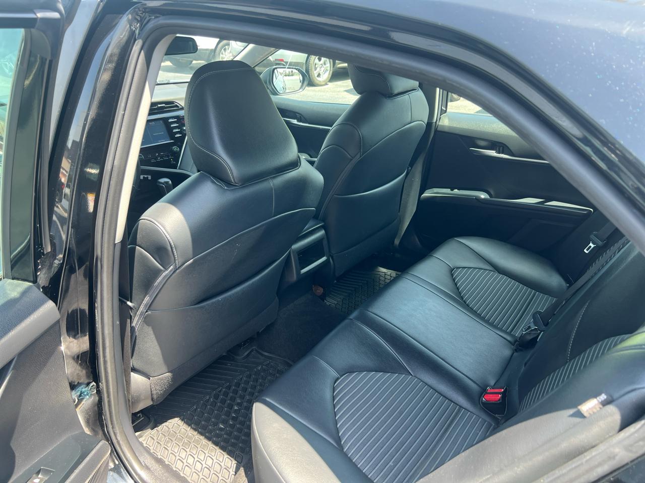 Toyota Camry XLE Auto (Natl) 2018