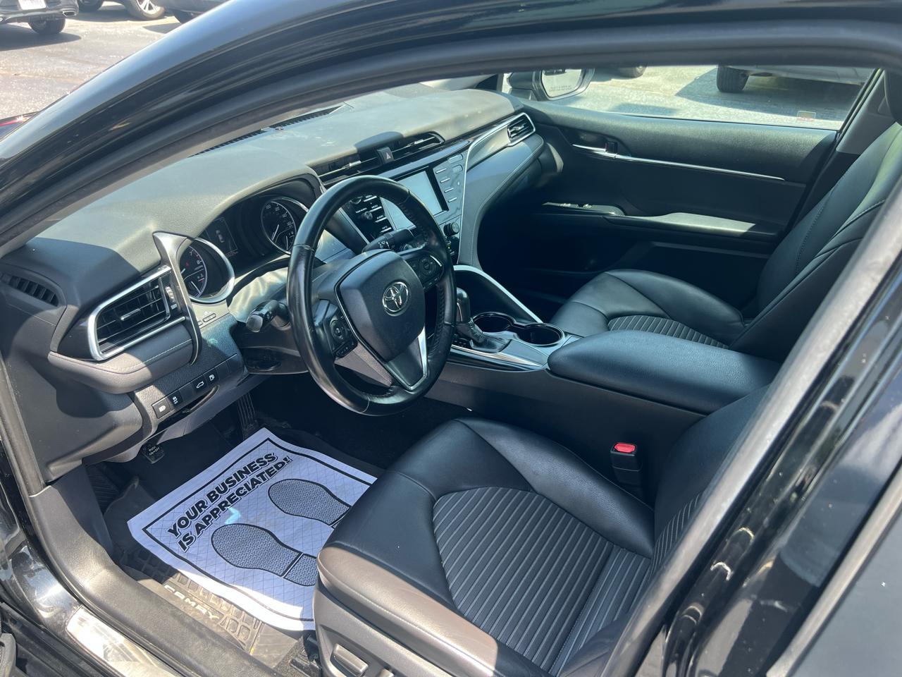 Toyota Camry XLE Auto (Natl) 2018