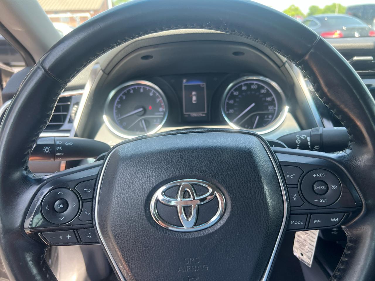 Toyota Camry XLE Auto (Natl) 2018