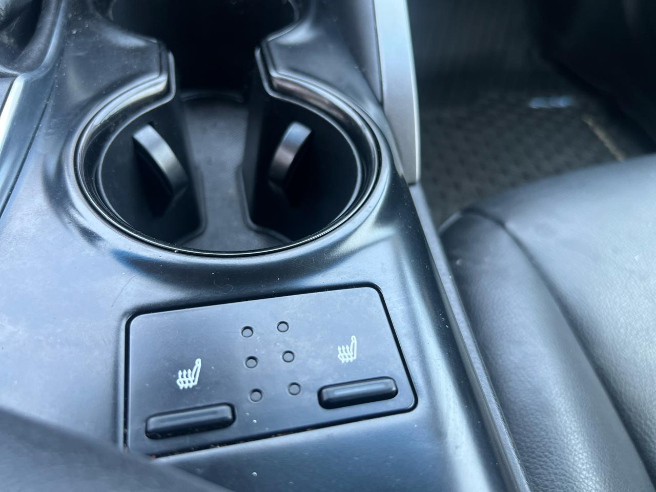 Toyota Camry XLE Auto (Natl) 2018