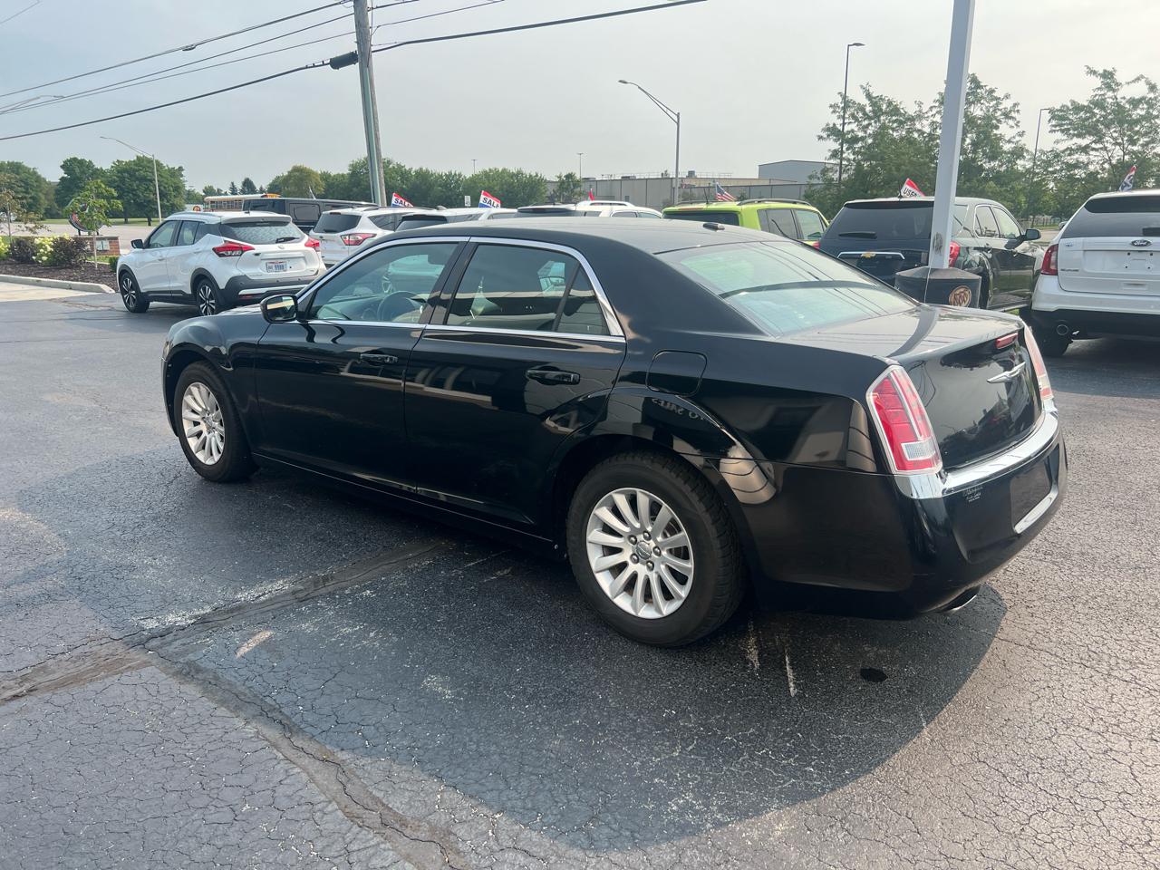 Chrysler 300 4dr Sdn Touring RWD 2013