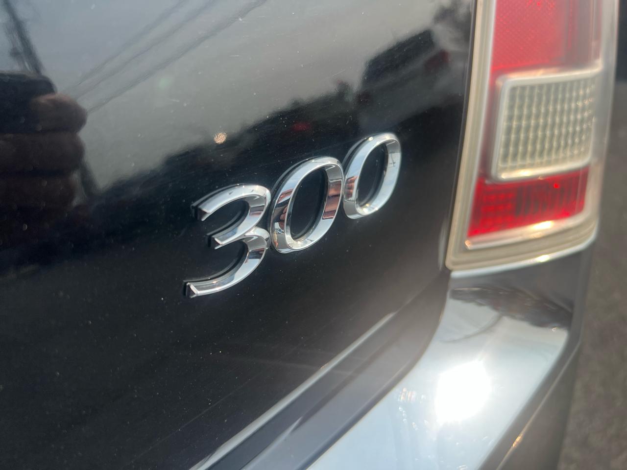 Chrysler 300 4dr Sdn Touring RWD 2013