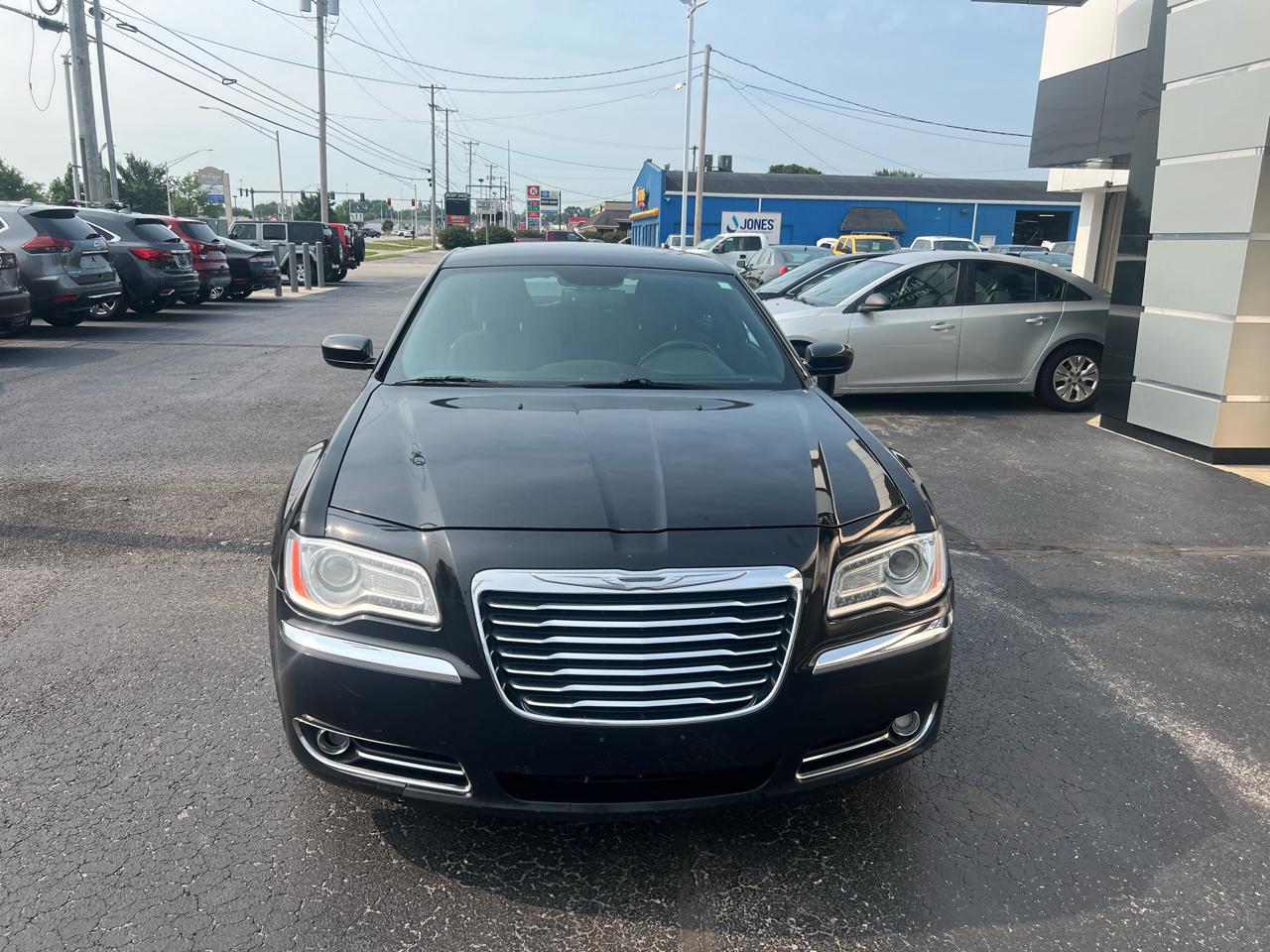 Chrysler 300 4dr Sdn Touring RWD 2013