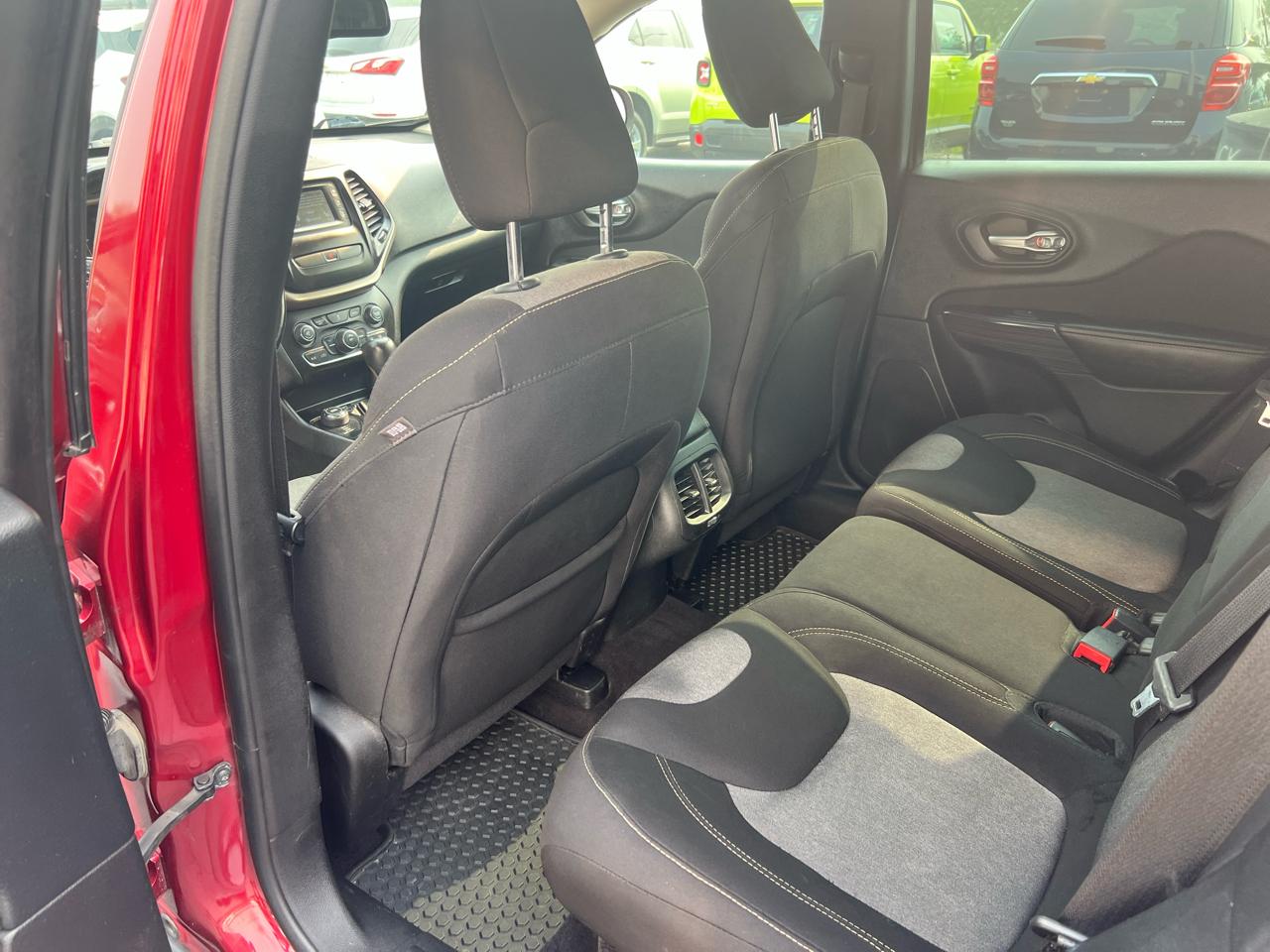 Jeep Cherokee 4WD 4dr Sport 2016