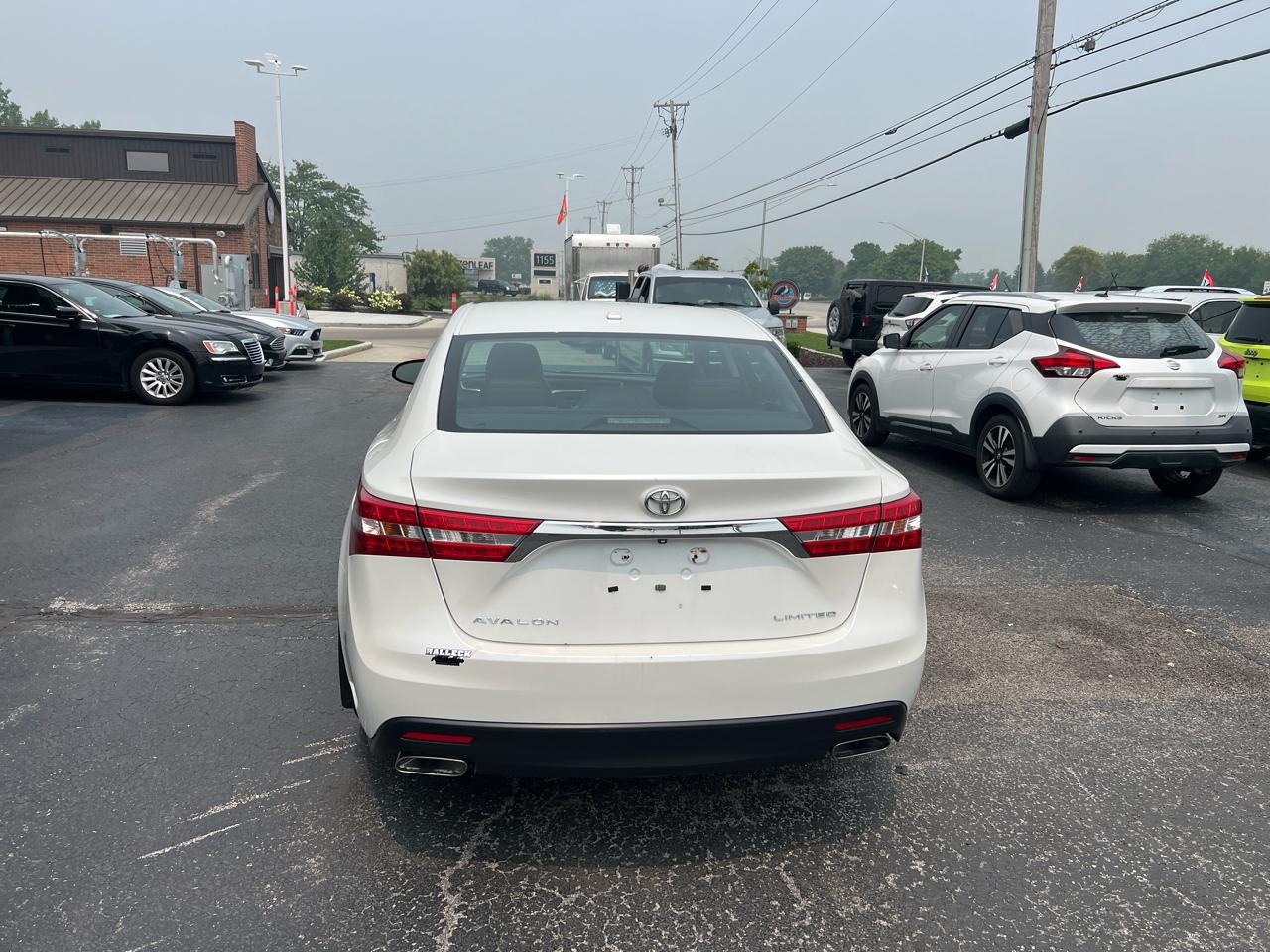 Toyota Avalon 4dr Sdn XLE Premium (Natl) 2014