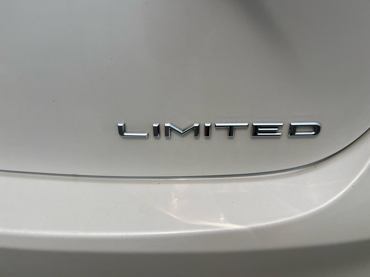 Toyota Avalon 4dr Sdn XLE Premium (Natl) 2014