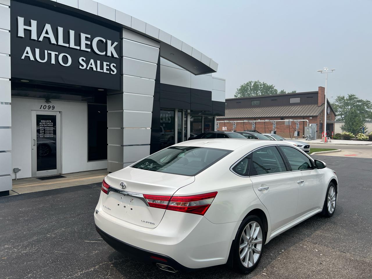 Toyota Avalon 4dr Sdn XLE Premium (Natl) 2014