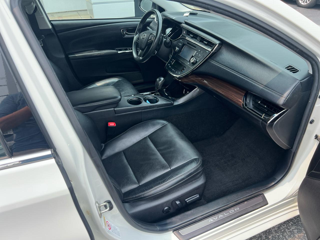 Toyota Avalon 4dr Sdn XLE Premium (Natl) 2014
