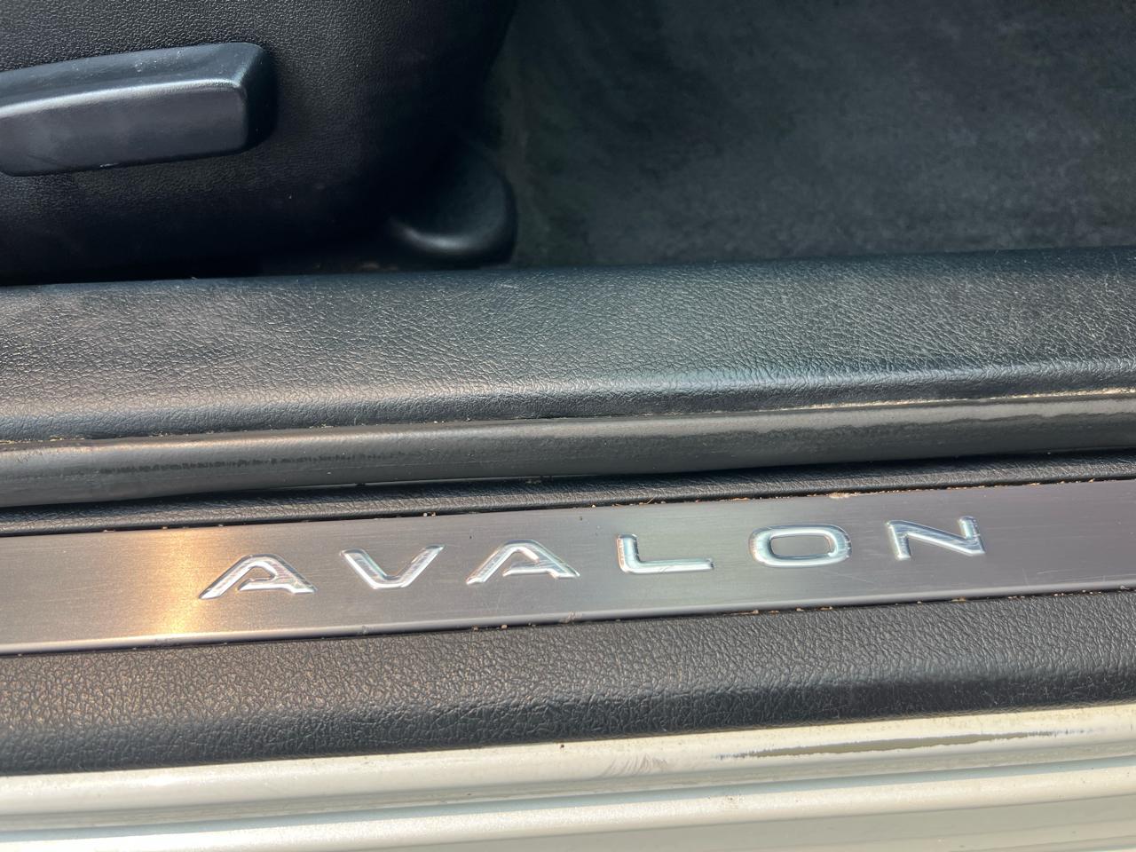 Toyota Avalon 4dr Sdn XLE Premium (Natl) 2014