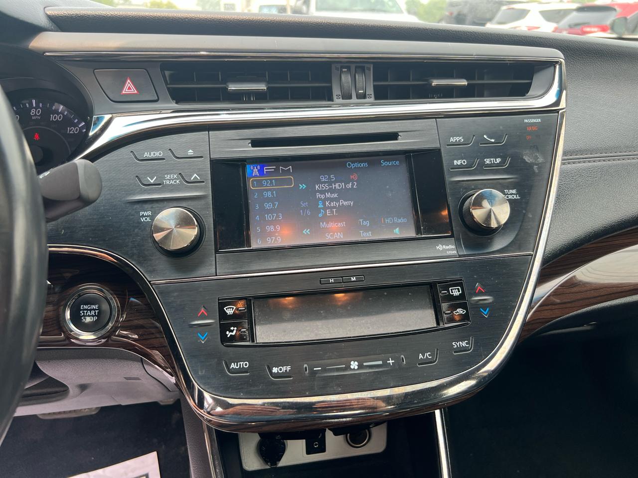 Toyota Avalon 4dr Sdn XLE Premium (Natl) 2014